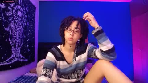 Ela  Help me reach 100 thumbs up online show from October 18, 9:45 am