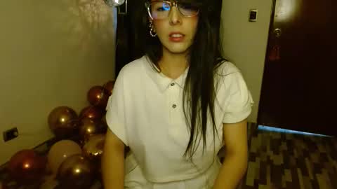 Snapshot of ela_3611 chatting on September 21, 2:21 am ela_3611 online show from September 21, 2:21 am