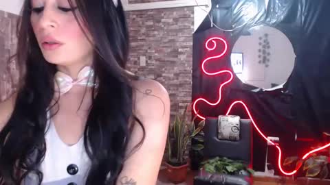Snapshot of ela_foxyy chatting on January 24, 1:03 am ELA online show from January 24, 1:03 am