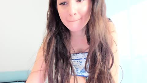 Ela online show from November 15, 8:15 am