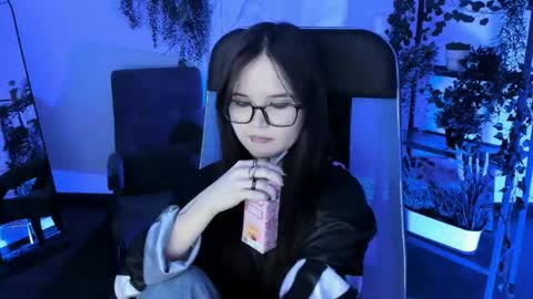 Your sweet girl online show from April 28, 4:33 pm