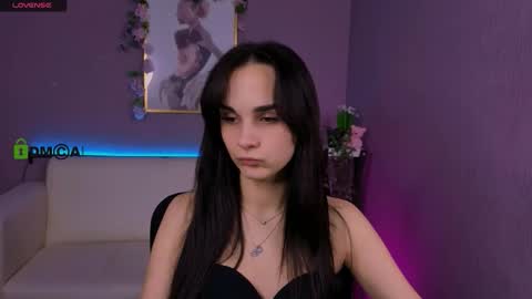 elani online show from March 14, 1:39 am