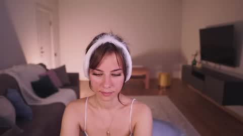 ELA 3 online show from August 4, 6:19 am