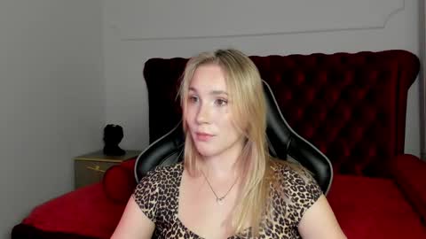 elaravoltage online show from May 14, 5:19 pm