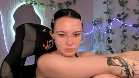 elastikiss online show from July 17, 9:57 am