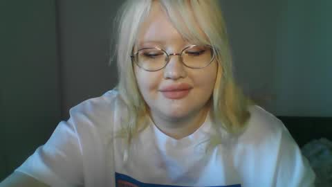 elayne_sweet online show from April 30, 7:02 am