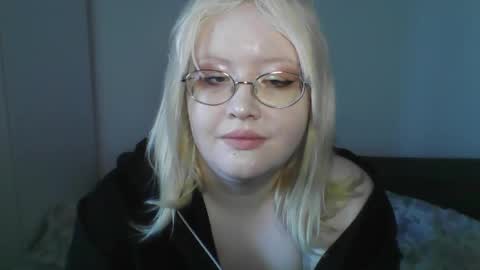 elayne_sweet online show from May 2, 6:28 am
