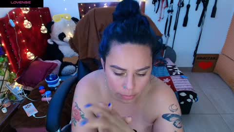 Snapshot of elektra_32 chatting on February 5, 6:46 am elektra online show from February 5, 6:46 am