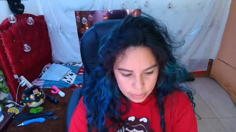 Snapshot of elektra_32 chatting on January 11, 4:27 am elektra online show from January 11, 4:27 am