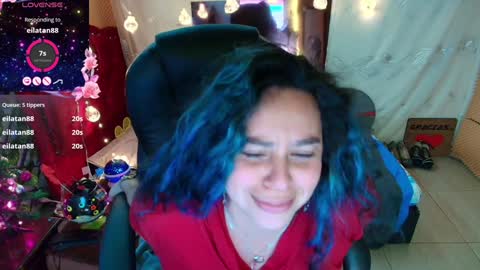 Snapshot of elektra_32 chatting on December 23, 6:33 am elektra online show from December 23, 6:33 am