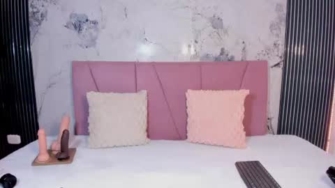 elena_wolff online show from July 15, 12:10 pm