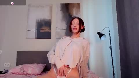 Elfie online show from June 20, 10:08 am