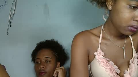 Snapshot of elia011 chatting on February 7, 8:53 pm elia011 online show from February 7, 8:53 pm