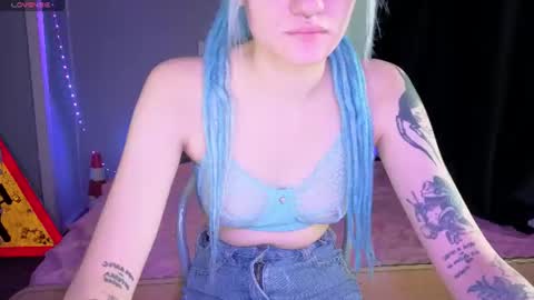 elieiza_xo online show from July 16, 9:03 am