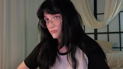 Snapshot of eliejay chatting on September 27, 8:38 pm Ellie online show from September 27, 8:38 pm
