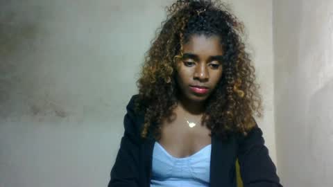 elina981 online show from June 22, 2:47 pm
