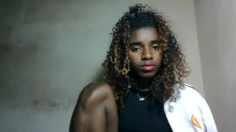 elina981 online show from June 26, 4:52 pm
