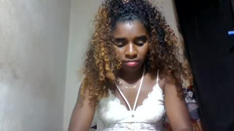 elina981 online show from July 28, 7:39 pm