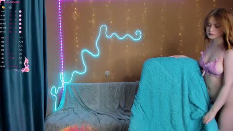 Snapshot of elina__rose chatting on February 1, 4:24 am Elina online show from February 1, 4:24 am