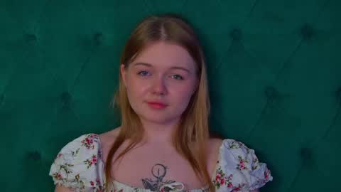 elinavale online show from April 30, 8:57 pm