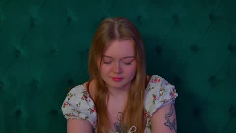 elinavale online show from April 30, 5:51 pm