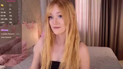 Snapshot of elis_goyard chatting on September 13, 8:11 am Elis online show from September 13, 8:11 am