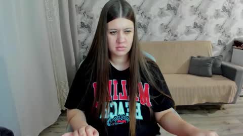Snapshot of elisa_kollin chatting on October 5, 3:28 pm Aletta Oushen online show from October 5, 3:28 pm