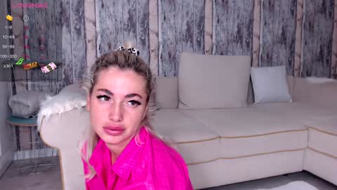 Snapshot of elisabeth_jason chatting on January 14, 5:19 am elisabeth_jason online show from January 14, 5:19 am