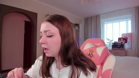 Snapshot of elisejays chatting on January 25, 10:29 am Elise online show from January 25, 10:29 am