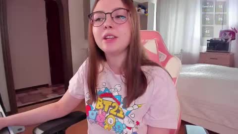 Snapshot of elisejays chatting on February 15, 8:54 am Elise online show from February 15, 8:54 am