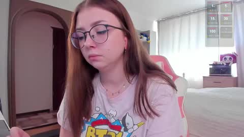 Snapshot of elisejays chatting on March 8, 10:41 am Elise online show from March 8, 10:41 am