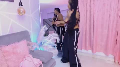 elit noa online show from January 7, 7:39 pm