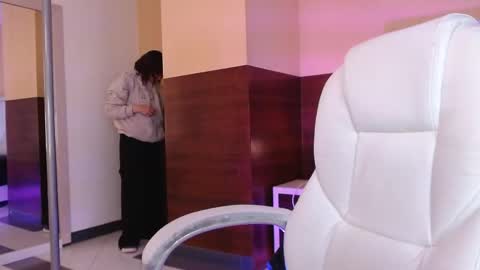 Eliza online show from January 9, 8:02 pm