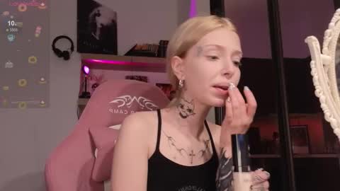 Elizabeth online show from February 13, 2:51 pm