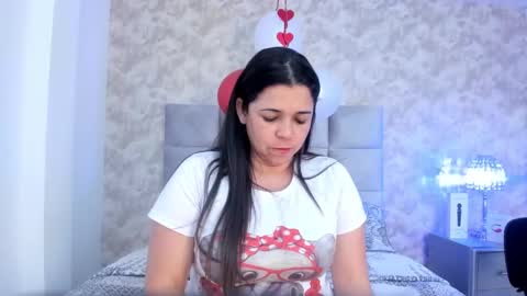 Elizabeth online show from March 3, 9:23 pm