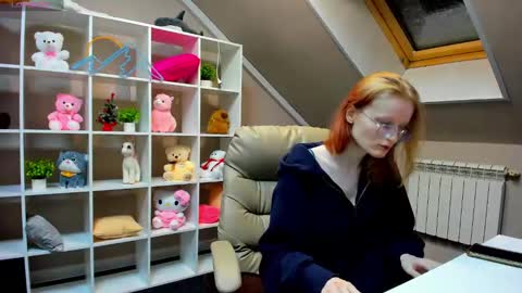 Snapshot of elizabeth_harpper chatting on January 3, 1:27 am Elizabeth online show from January 3, 1:27 am