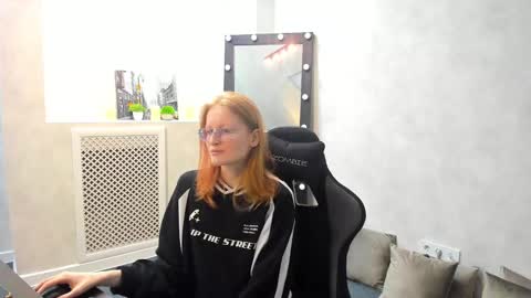 Snapshot of elizabeth_harpper chatting on January 31, 8:22 am Elizabeth online show from January 31, 8:22 am