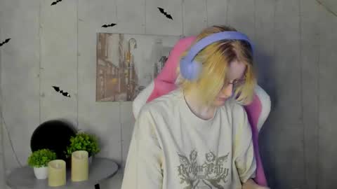 Elizabeth online show from November 5, 1:33 am