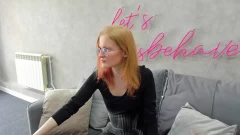 Snapshot of elizabeth_harpper chatting on March 4, 8:24 am Elizabeth online show from March 4, 8:24 am