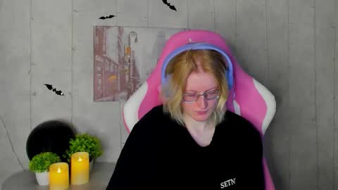 Elizabeth online show from November 4, 1:32 am