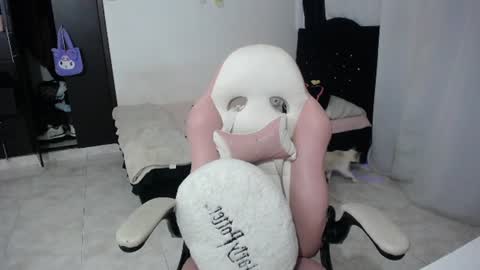  Elizabeth  online show from June 14, 2:24 am