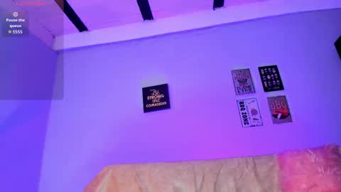 Elizabeth bolt    online show from February 7, 8:24 pm