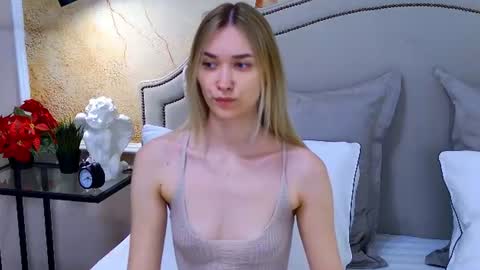 Elizabeth online show from June 23, 4:27 pm