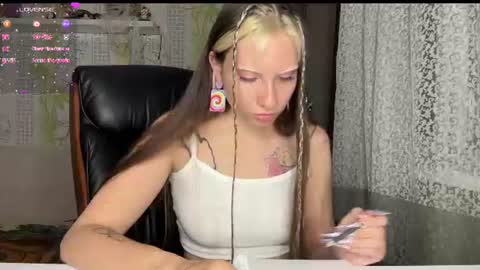 elizabethh_brown online show from July 6, 5:26 pm