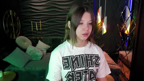 Eliza online show from January 9, 1:02 pm