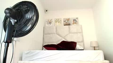 Eliza online show from November 18, 11:33 am