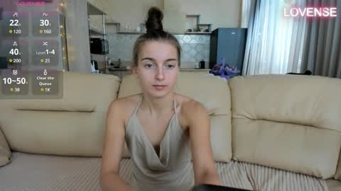 Snapshot of elizsweet chatting on February 5, 8:43 am Eliz online show from February 5, 8:43 am