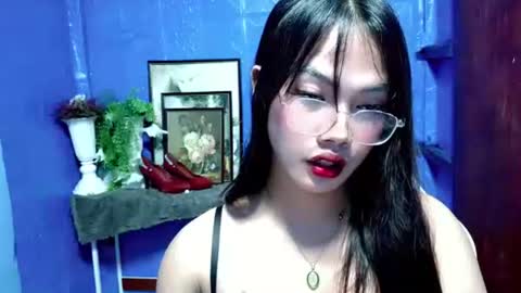 Ella online show from December 3, 12:57 am