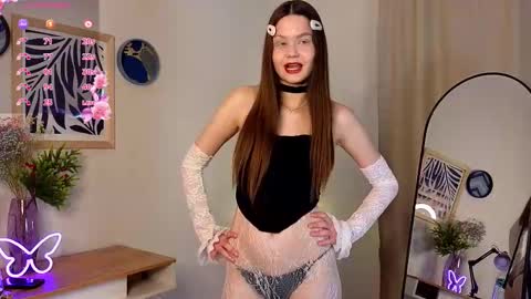 ella_mental online show from March 5, 1:29 pm