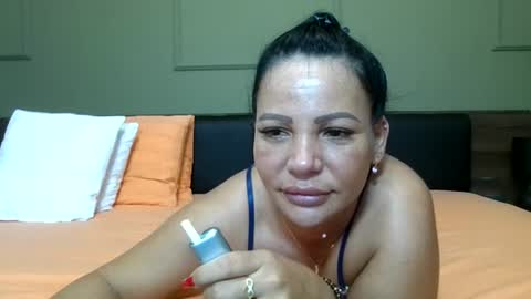 Ella online show from July 20, 4:09 pm